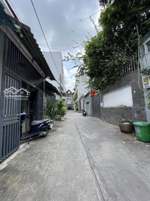 hẻm xe hơi thạch lam 4x15 đúc lửng giá 5.3 tỷ