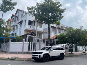 bán biệt thự 12x20.9m, 1 hầm, trệt, lửng, 2 lầu, 4pn, kdc đồng diều, p.4, q.8. lh 