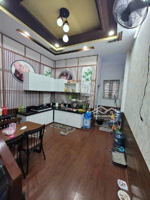 bán nhà 4 tầng, dt :76m2 , hẻm xe tải, nhỉnh 6 tỷ , lê thị riêng ,thới an 16, q12