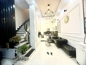 nhà đẹp dương quảng hàm, vị trí trung tâm, ngõ thông, gần phố, sổ đẹp, nhà mới ở luôn 39m2*5t.