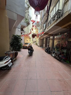 bán nhà phân lô kim đồng-oto vào nhà-dân xây-mặt tiền to-vị trí đẹp-nhỉnh 10t