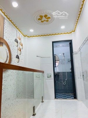 nhà 2 tầng 16 m2 sát hẻm xe hơi - ngay tân hoà đông giáp q6 - chỉ 2 tỷ hơn chút