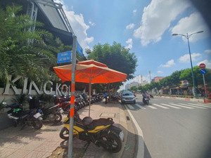 bán khuông đất đẹp ngay lê văn việt chỉ 28.5 tỷ, đoạn đẹp, vỉa hè rộng ( 14x25 )