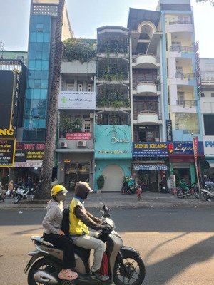 vị trí ngay coop mart quận 10 mặt tiền đào duy từ, 6 tầng đối điện lý thường kiệt