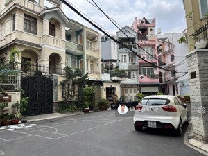 đặng văn ngữ - 42m2 - 4 tầng - hẻm xe hơi - xe hơi ngủ nhà - 10,5 tỷ