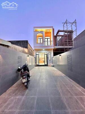 CHỦ NGỘP SẮP TẮT THỞ CẦN BÁN GẤP NHÀ LẦU NGAY TRẠM THU PHÍ BỬU LONG