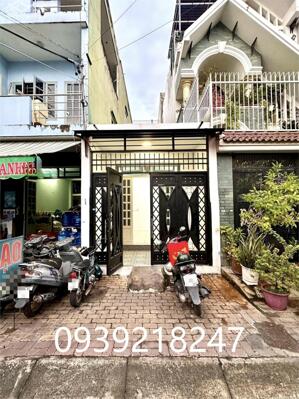 NHÀ MẶT TIỀN CHỢ ĐỆM BÌNH CHÁNH TPHCM GIÁ 1 TỶ 20 TRIỆU