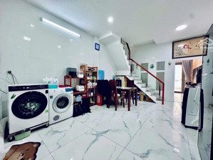 giá 4 tỷ 8 chính chủ căn tô hiến thành q10 ngay siêu thị go khu sầm uất đg cho thuê 18 triệu/ thang