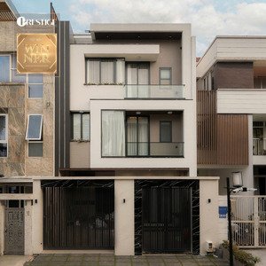 cho thuê biệt thự siêu đẹp, nội thất cao cấp tại phú mỹ hưng, 144m2(8x18m)4t, 5pn, cạnh công viên