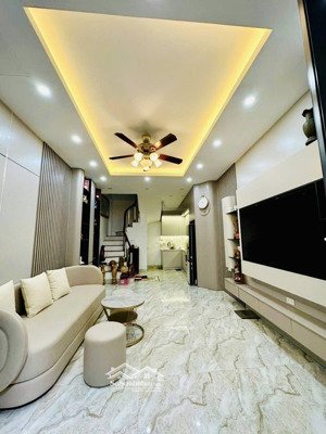 nhà riêng chia lô nguyễn khánh toàn, ngõ thông, 20m ô tô tránh, móng 6t, sổ vuông, kinh doanh, 41m2