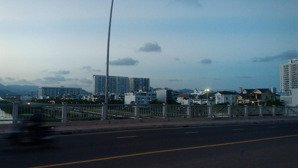 chính chủ bán gấp nhà giá rẻ ngay mặt tiền phong châu phước hải, nha trang, 79 tr/m2