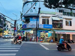 bán nhà góc 2 mặt tiền vị trí kinh doanh đắc địa trung tâm phường phước tiến, nha trang