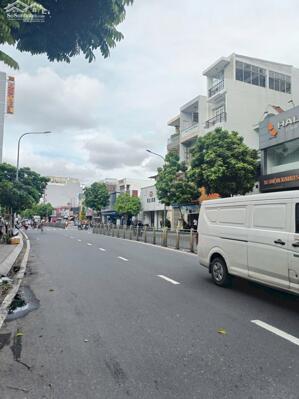 BÁN NHÀ CẤP 4 - MẶT TIỀN LUỸ BÁN BÍCH , P. TÂN THÀNH . 4,05x 27m GIÁ 19.7 TỶ