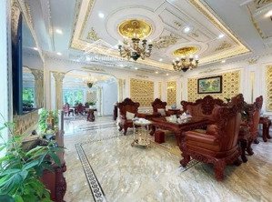 cho thuê biệt thự song lập vinhomes riverside, 270m2, có tầng hầm phòng hát, 4pn, giá 70 triệu