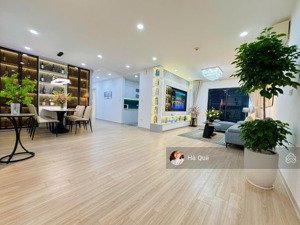 giá cực tốt bán gấp căn hộ 3pn - tòa w3 ban công đông nam giá nhỉnh 6xtr/m2 - tại the wisteria