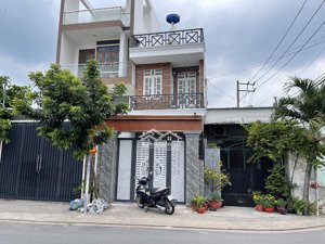 nhà 1 trệt 1 lầu + sân thượng 4x22m shr vị trí đẹp mt nhựa 12m sau lưng chợ xtt bà điểm