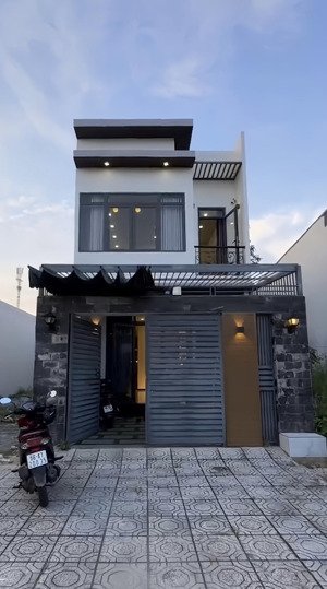 chính chủ bán ngay căn nhà ở khu vực tp.hcm - vị trí thuận lợi