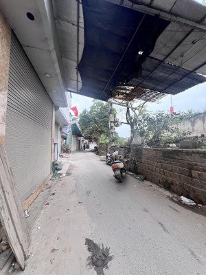 bán gấp đất 30m ô tô tránh, mặt đê tổ 5 yên nghĩa hà đông. lh 