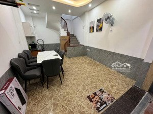 chính chủ cho thuê nhà nguyên căn 5 tầng full nội thất ô tô đỗ cổng hồ tùng mậu, xuân thuỷ