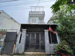 nhà lầu hoàn công gần tthc dĩ an (tp hcm) giá 4.2 tỷ có tl, dt 91.4m2 nở hậu 5.38m; shr, có ht vay