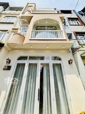 nhà bán 4.2x14m 1 trệt 2 lầu 4pn 4wc full nội thất cao cấp