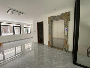 cho thuê nguyên căn shophouse vingardenia hàm nghi dt 110m2 x 5 tầng siêu đẹp giá 65tr