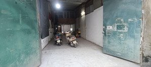 cho thuê kho xưởng đường nguyễn văn giáp, từ liêm, dt 100m2, mặt tiền 4m, xe 10t, 12 triệu.