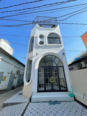 nhà đẹp 1 trệt 1 lửng 2 lầu + sân thượng tỉnh lộ 10 hẻm 3m, gần hxh