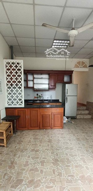 cho thuê nhà riêng cấp 4, kẻ tạnh, cụm giang biên: 70m2, 2pn, 4,5 triệu/tháng