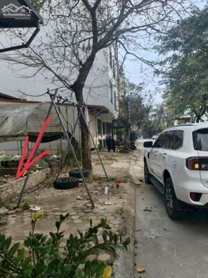 Nhượng nhanh lô đất 40M2 tái định cư Dốc Hội, Gia Lâm. Ngay cạnh hồ điều hòa 9ha