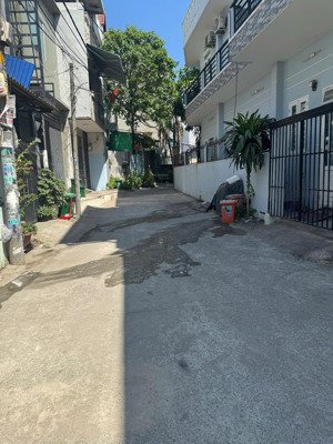 giá 8tỷ9 - nhà c4 - 4pn - 2wc - kdchh - ngang 5m90 nở hậu 9m90