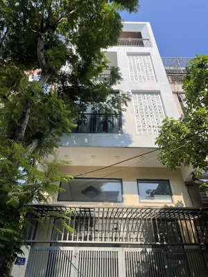 tòa căn hộ luôn full phòng tây, ta, thuê dài hay ngắn airbnb, booking đều siêu tốt