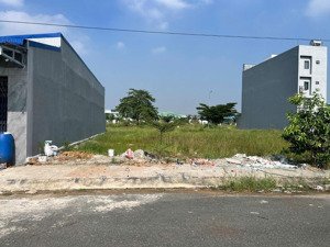 tôi cần bán nền đất 130m2 tân đô- đức hòa- long an