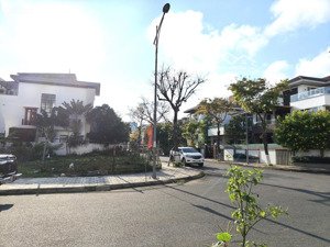 bán góc 2 mặt tiền đường bằng lăng 2 - gần euro villa 1