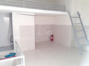 nhà nguyên căn 4x5m 1 lầu 1 gác có máy lạnh,máy giặt,tủ lạnh đường lê lợi p4