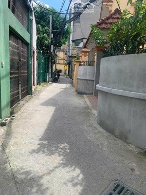 mặt ngõ ba gác phi, dt 40m2, mt 3,8m, 1p ra mặt phố, ngõ thông hè thoáng, chào 8,2 tỷ