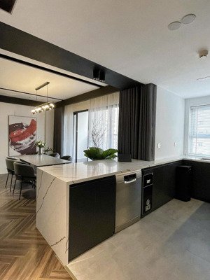 chính chủ cần chuyển nhượng căn hộ đẹp tại ct8 the emerald đình thôn, giá rất tốt.lh:0986270564