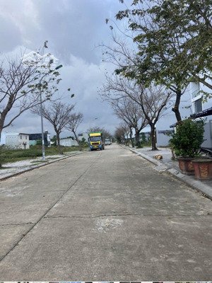 cho thuê đất lâu dài - đường nguyễn tất thành nối dài