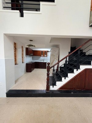 cho thuê nhà hẻm xe hơi bình thạnh, dt 50m2, 3pn