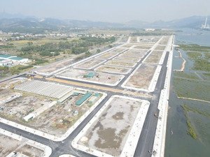 chính chủ bán lô góc mặt đường 90m2 diễn loan