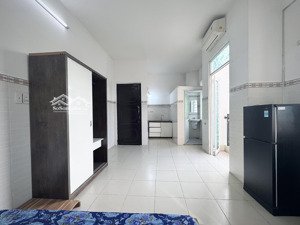 chính chủ cho thuê studo rộng full nt bancol thang máy siêu thoáng ngay vincom nguyễn xí