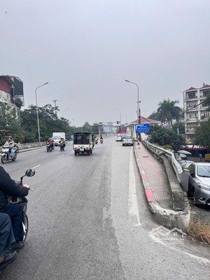 bán đất mặt phố phú viên,bồ đề, 90/140m mt 5m giá 21,5 tỷ,oto,kd