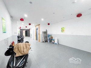 chung cư mini phố hào nam, đống đa 111m2, 8t, thang máy, 130tr/th, hiếm , giá chỉ 23 tỷ