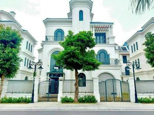 đơn lập ngọc trai đảo lớn 288m2 vị trí đẹp đường thông ra 2 cụm cv sông và cv nội khu tại vin 1