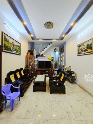 nhà 2 tầng, hẻm xe hơi, p. trường thạnh q9 giá 4,2 tỷ/62m2