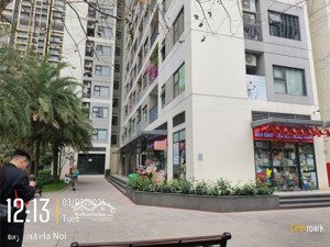 bán chân đế s302 vin 132m2 sẵn sổ 17.9 tỷ lh 