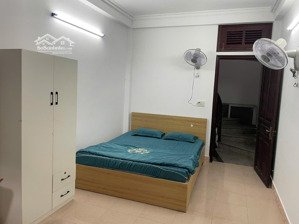 cho thuê nhà 3 tầng gần cầu hoàng gia 4pn nhà đẹp như mới giá 10 triệu/tháng