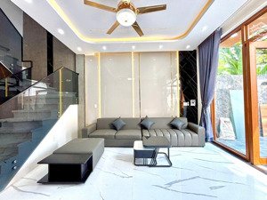 cơ hội chớp nhoáng sở hữu nhà mặt tiền hiện đại 3 tầng mới xây đường 5,5m chỉ 6tỷ188 tại hoà xuân