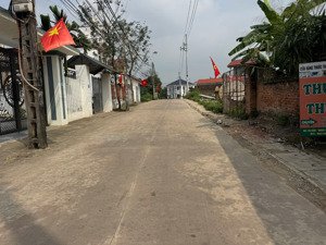 bán đất vụ bản xã kim anh mặt trục chính đối diện uỷ ban 150m2 đầu tư lâu dài