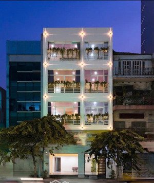 khan hiếm bán nhà 2mt bùi thị xuân, quận 1 - ngang hơn 8x20m - 4 tầng -hđt:265trđ - giá:150 tỷ